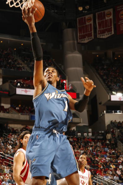 妻子晒投票支持拉菲尼亚：让我们赢回属于我们的东西（妻子发帖投票力挺拉菲尼亚：一起夺回属于我们的荣耀）