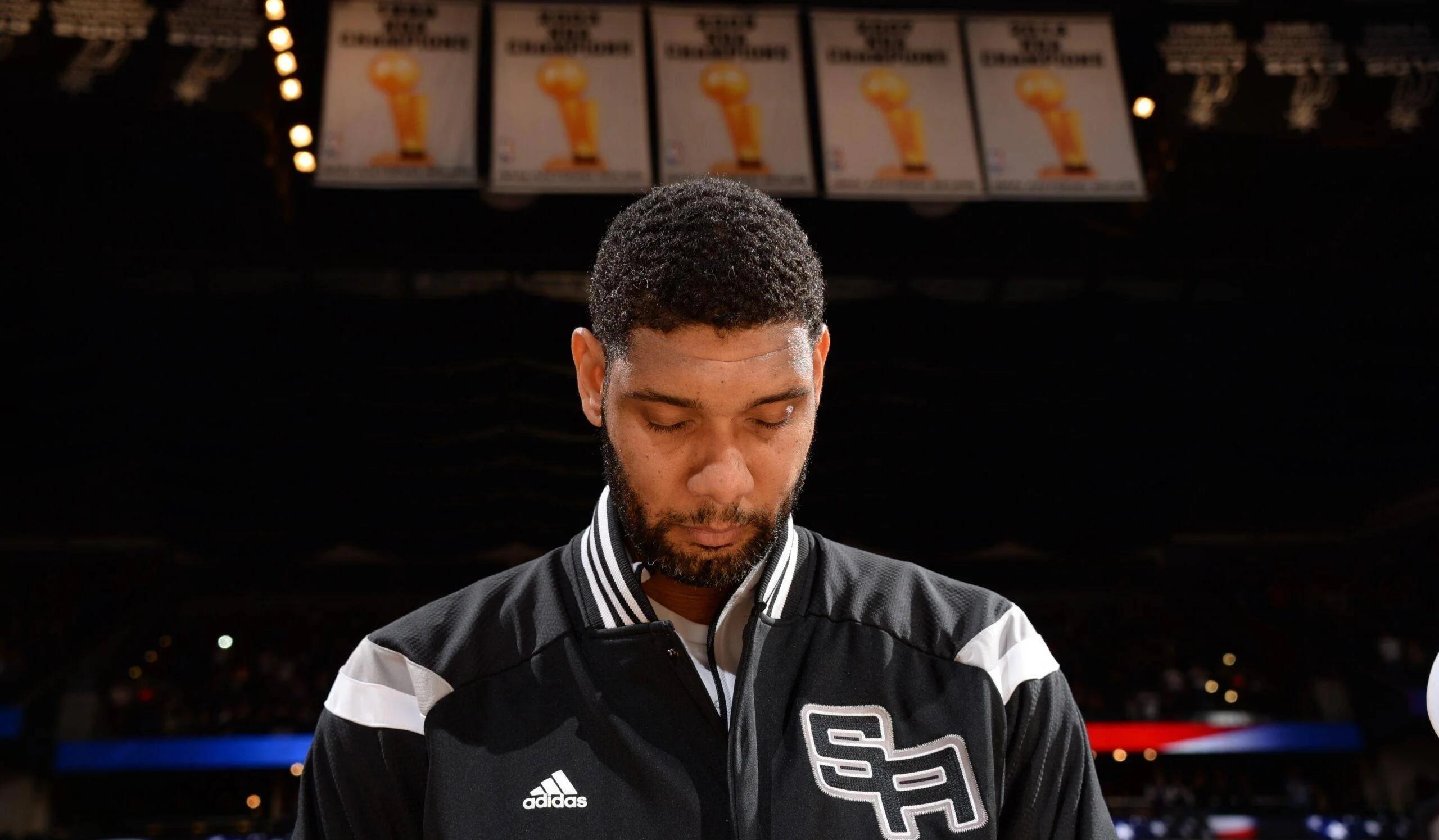 阿贾克斯官方：将彻查燃放烟花的肇事者，并采取适当措施（阿贾克斯官方：将严查违规燃放烟花者并采取后续措施）