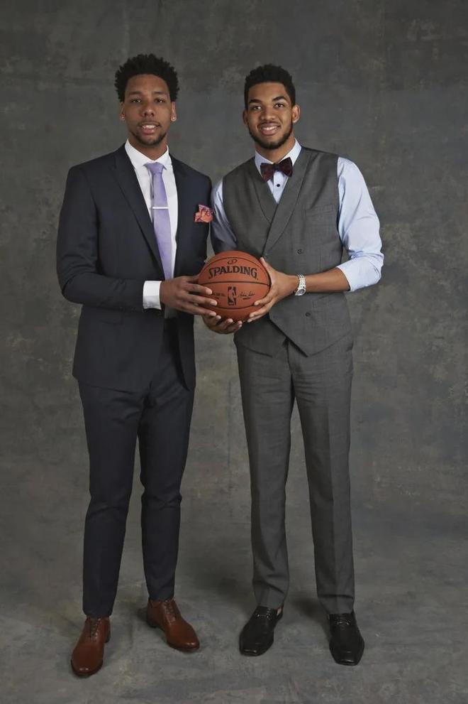 韩K联半场：李东俊、杜甘季奇造杀机，全北现代暂0-0首尔（韩职联半场：李东俊与杜甘季奇频造险，全北现代暂与首尔互交白卷）