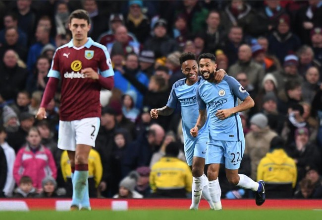 坎比亚索：我更习惯于踢右路；在尤文不赢球大家看一切都消极（坎比亚索：更适应右路；尤文不胜时外界评价倾向负面）