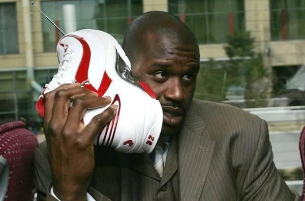 佛罗伦萨连续8场不胜，赛后哲科拿着扩音器与球迷沟通（佛罗伦萨遭遇八场不胜，赛后哲科持扩音器向球迷发声）